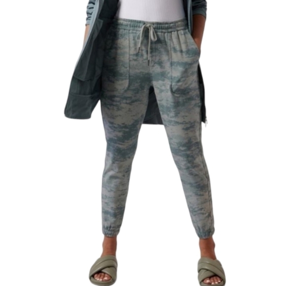 ATHLETA Farallon Jogger in Fog Camo Coast Grey NWT - Picture 3 of 7